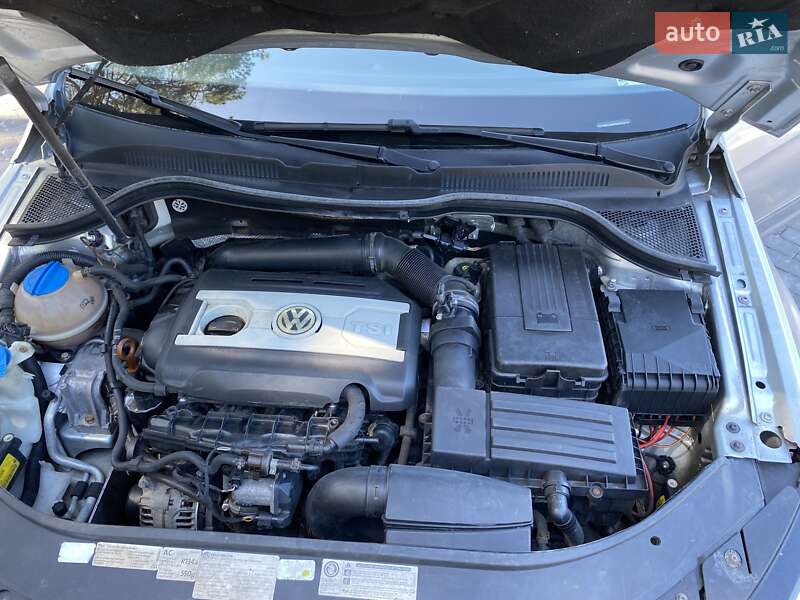 Купе Volkswagen CC / Passat CC 2012 в Києві
