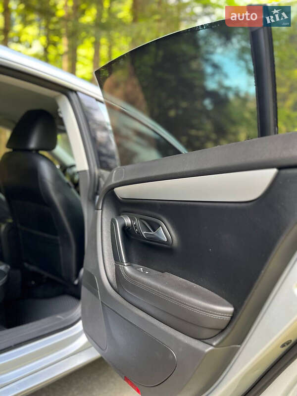 Купе Volkswagen CC / Passat CC 2010 в Львові