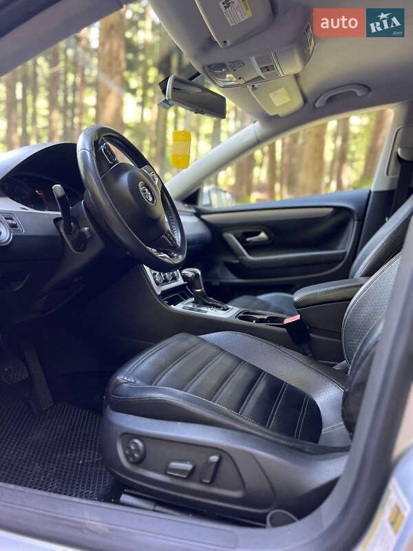 Купе Volkswagen CC / Passat CC 2010 в Львові
