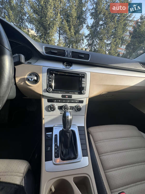 Купе Volkswagen CC / Passat CC 2012 в Тернополе