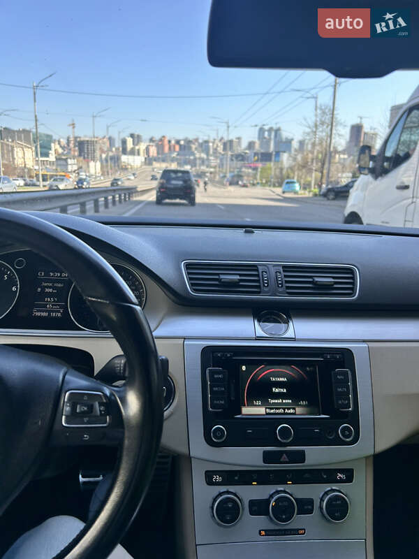Купе Volkswagen CC / Passat CC 2012 в Києві