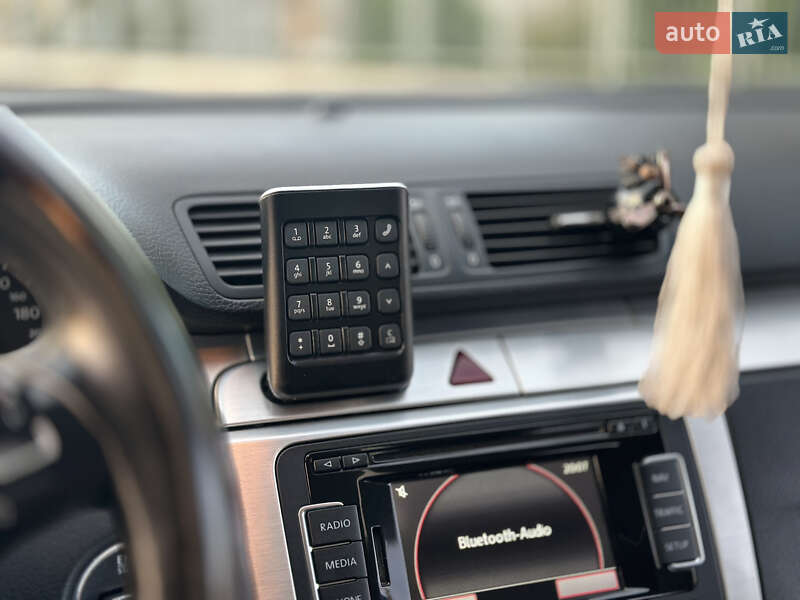 Купе Volkswagen CC / Passat CC 2009 в Києві