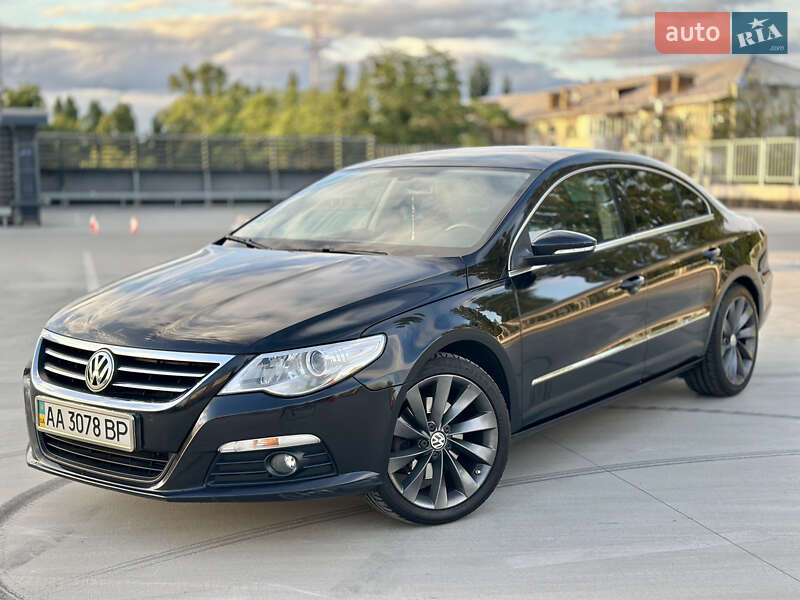Купе Volkswagen CC / Passat CC 2009 в Києві