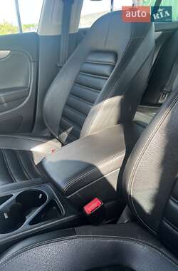 Седан Volkswagen CC / Passat CC 2013 в 