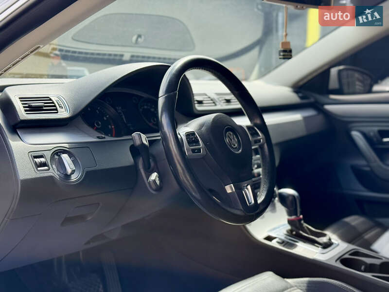 Купе Volkswagen CC / Passat CC 2013 в Киеве