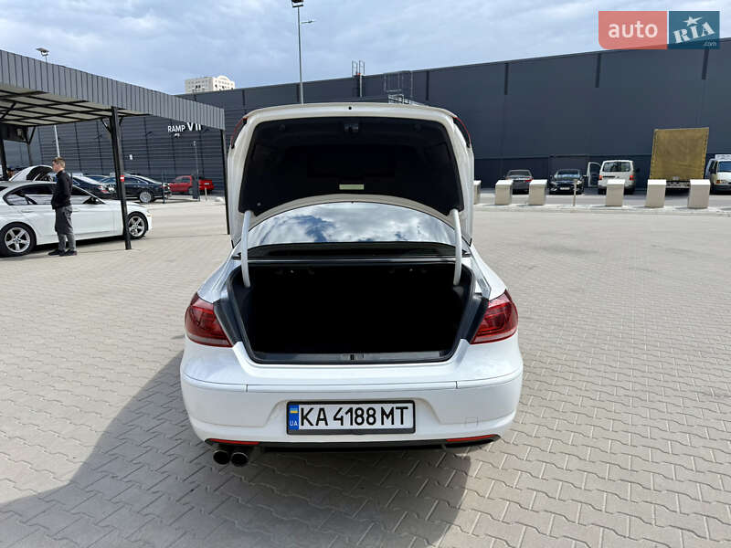 Купе Volkswagen CC / Passat CC 2013 в Киеве