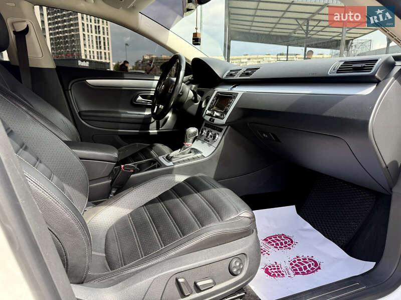 Купе Volkswagen CC / Passat CC 2013 в Киеве