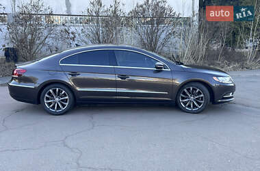 Купе Volkswagen CC / Passat CC 2014 в 