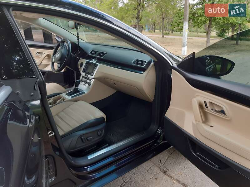 Купе Volkswagen CC / Passat CC 2012 в Херсоне