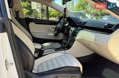 Купе Volkswagen CC / Passat CC 2011 в 