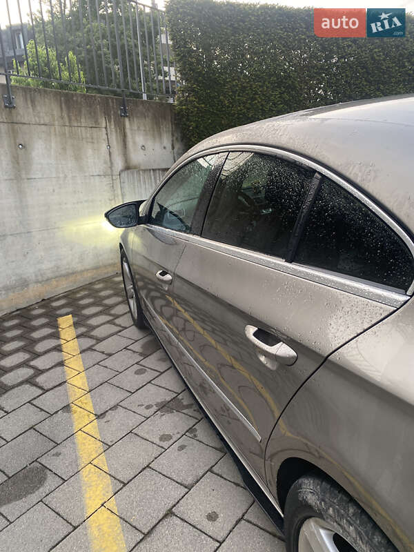 Купе Volkswagen CC / Passat CC 2011 в Києві