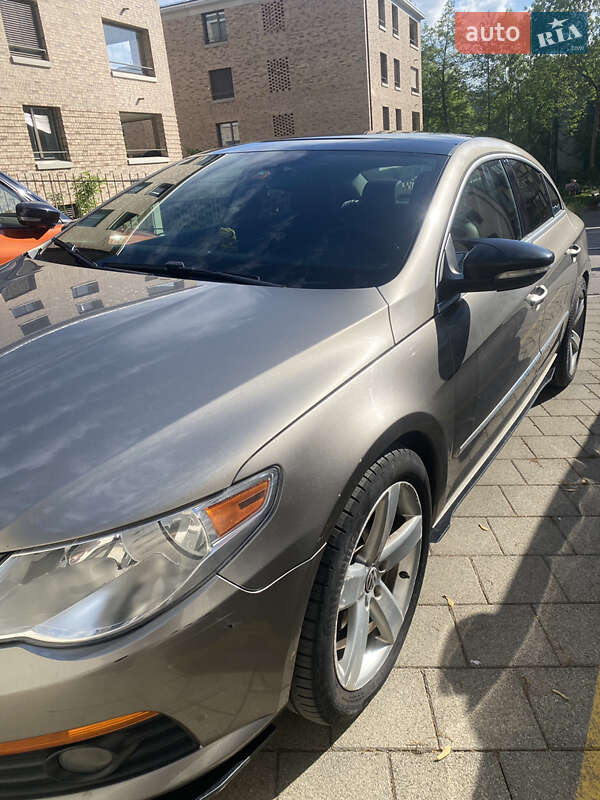 Купе Volkswagen CC / Passat CC 2011 в Києві