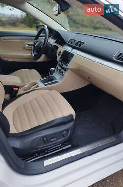 Купе Volkswagen CC / Passat CC 2012 в 