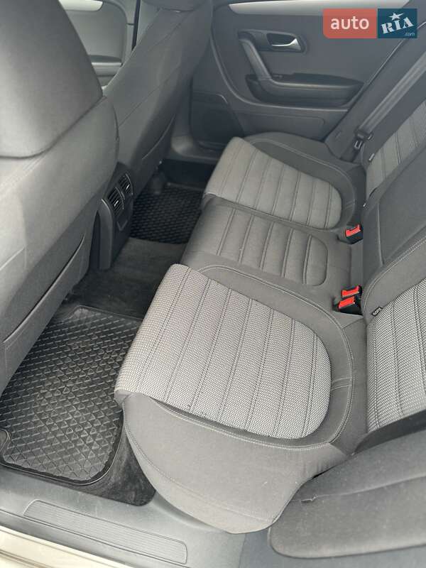 Купе Volkswagen CC / Passat CC 2011 в Кропивницком