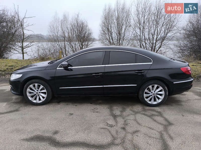 Купе Volkswagen CC / Passat CC 2011 в 