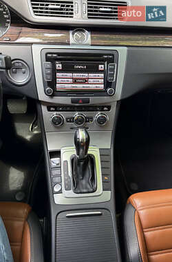 Купе Volkswagen CC / Passat CC 2012 в 