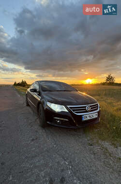 Купе Volkswagen CC / Passat CC 2012 в Дубровице