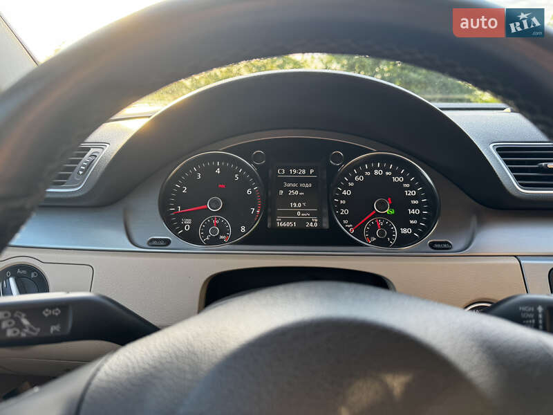 Купе Volkswagen CC / Passat CC 2012 в Южноукраїнську