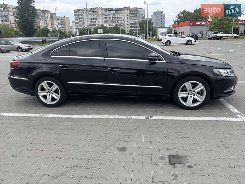 Купе Volkswagen CC / Passat CC 2015 в Киеве