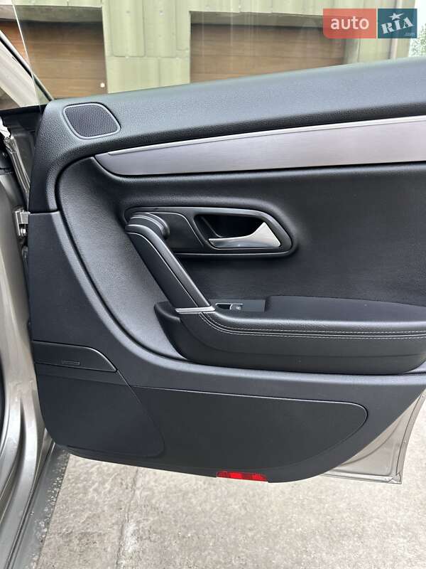 Купе Volkswagen CC / Passat CC 2013 в Кропивницькому