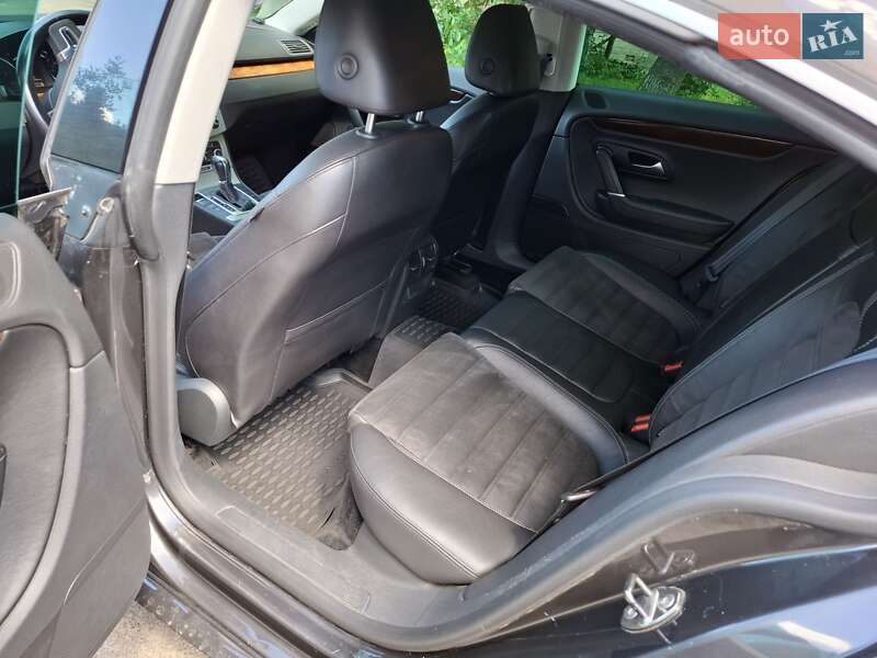 Купе Volkswagen CC / Passat CC 2011 в Києві