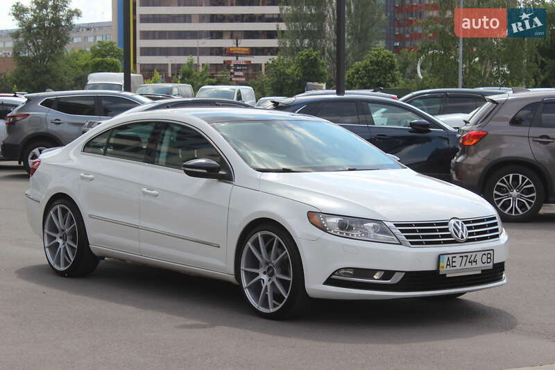Купе Volkswagen CC / Passat CC 2012 в 