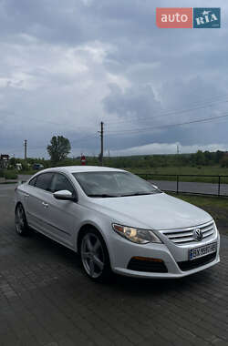Купе Volkswagen CC / Passat CC 2011 в 