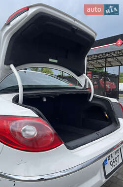 Купе Volkswagen CC / Passat CC 2011 в 