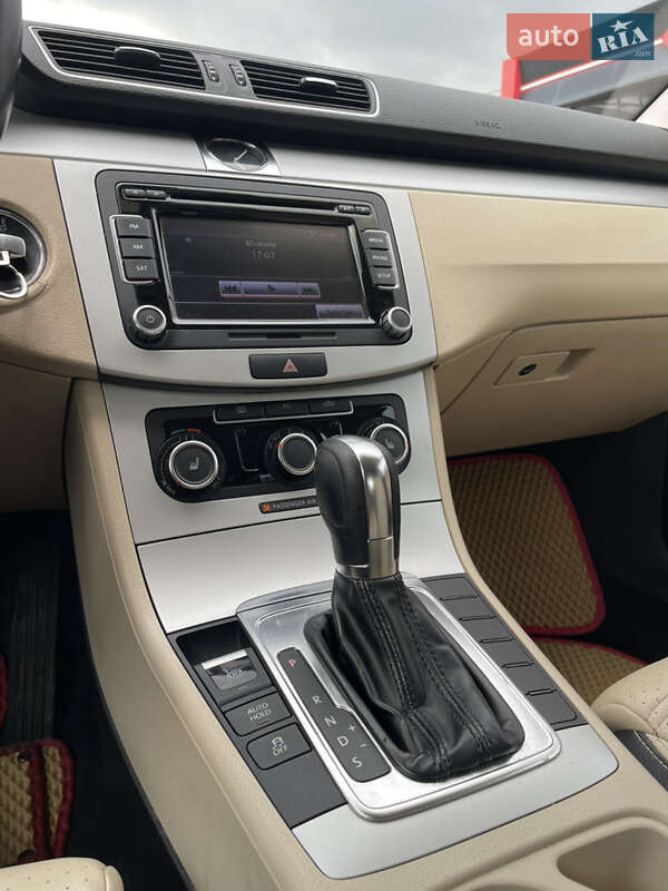 Купе Volkswagen CC / Passat CC 2011 в Рава-Руській