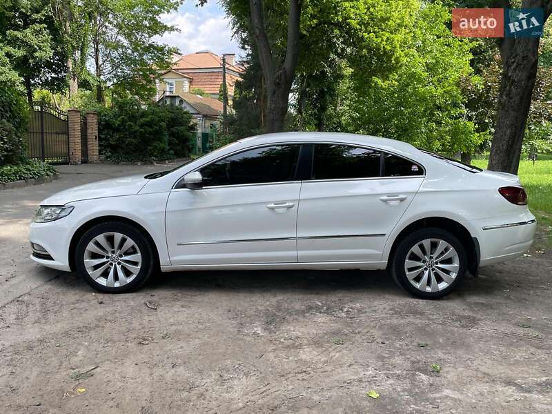 Купе Volkswagen CC / Passat CC 2013 в Киеве