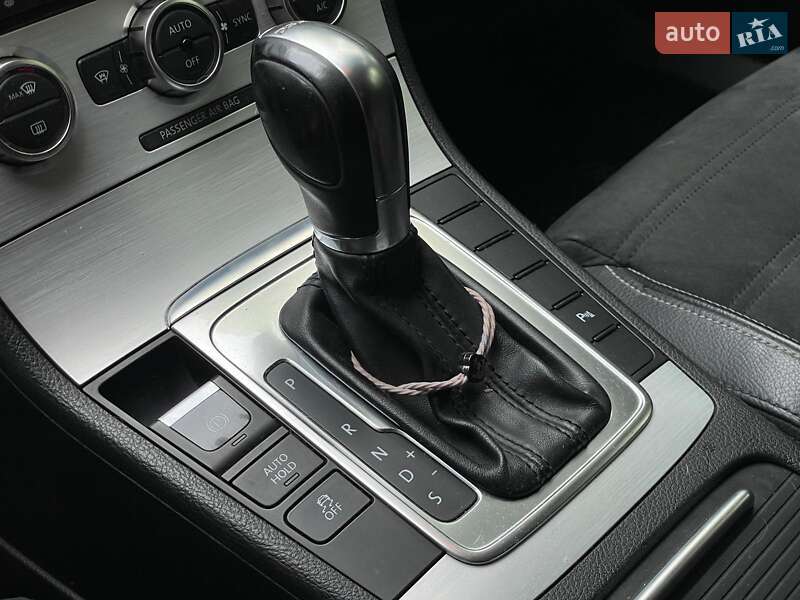 Купе Volkswagen CC / Passat CC 2013 в Киеве