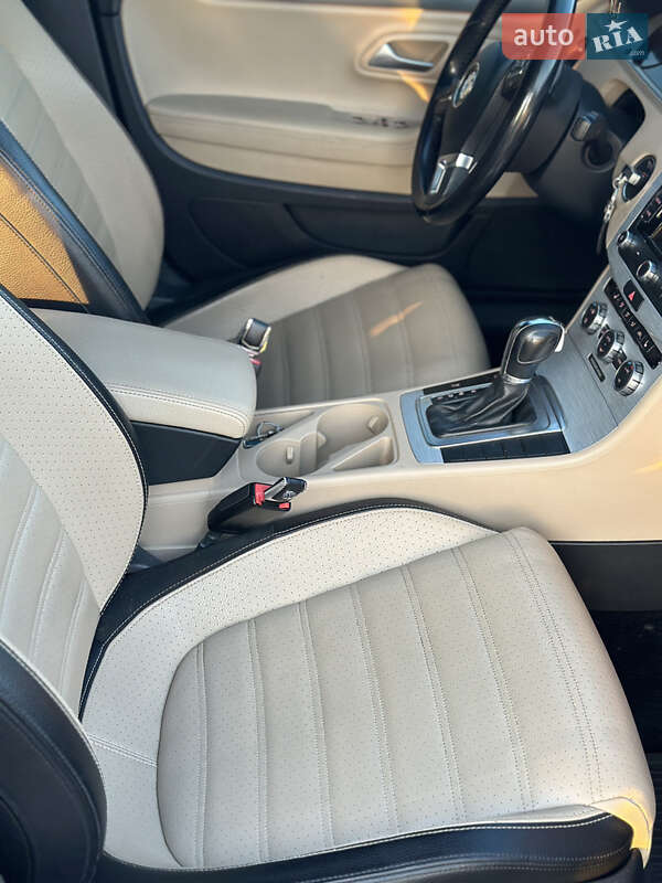 Купе Volkswagen CC / Passat CC 2013 в Ізмаїлі