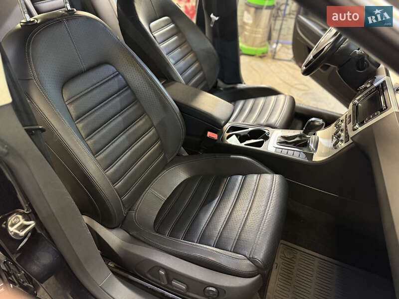 Купе Volkswagen CC / Passat CC 2012 в Львове