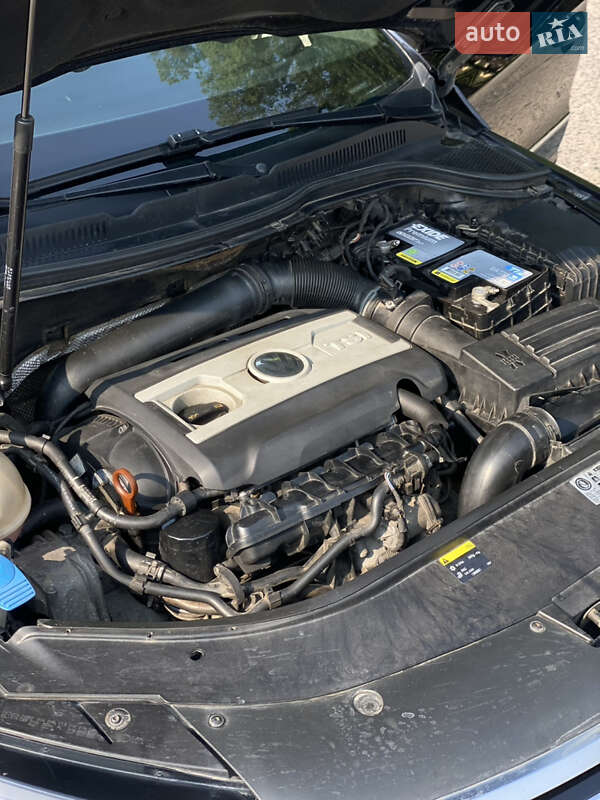 Купе Volkswagen CC / Passat CC 2012 в Тростянце