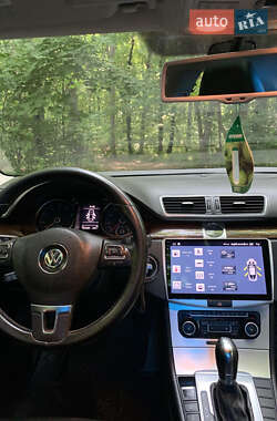 Купе Volkswagen CC / Passat CC 2011 в 