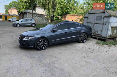 Купе Volkswagen CC / Passat CC 2011 в 