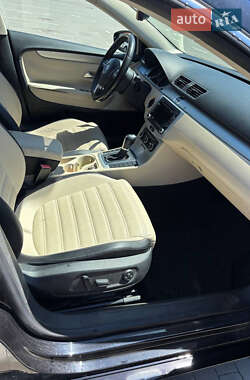 Купе Volkswagen CC / Passat CC 2011 в 