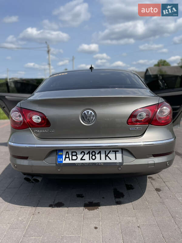 Купе Volkswagen CC / Passat CC 2011 в Львове