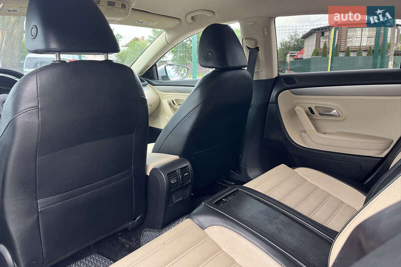 Купе Volkswagen CC / Passat CC 2009 в Коломиї