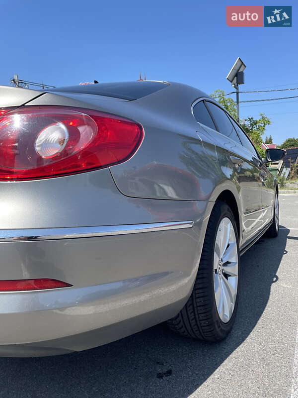 Купе Volkswagen CC / Passat CC 2010 в Киеве