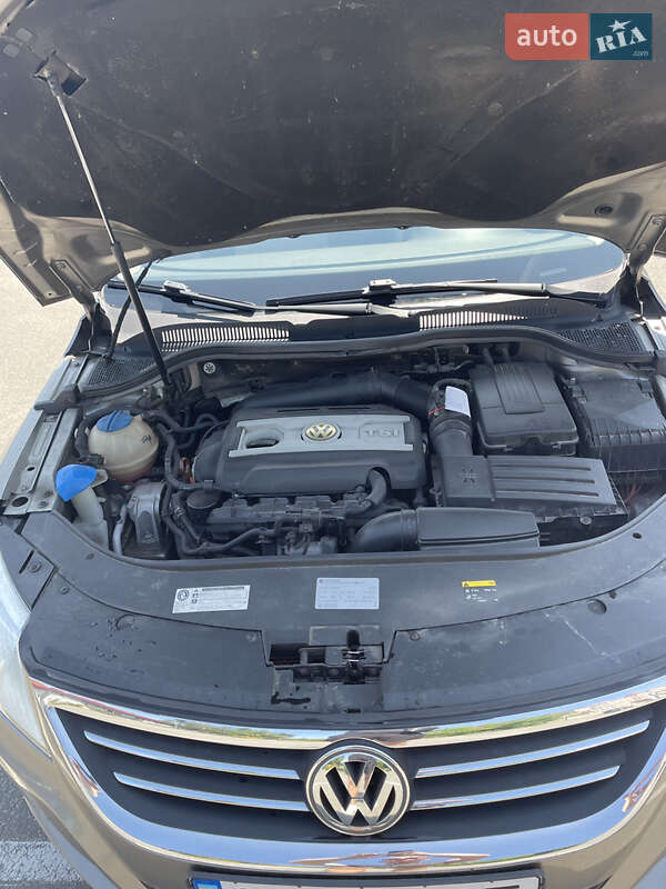 Купе Volkswagen CC / Passat CC 2010 в Киеве