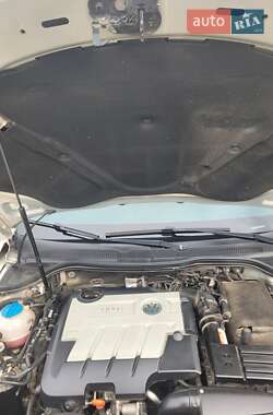 Купе Volkswagen CC / Passat CC 2009 в 