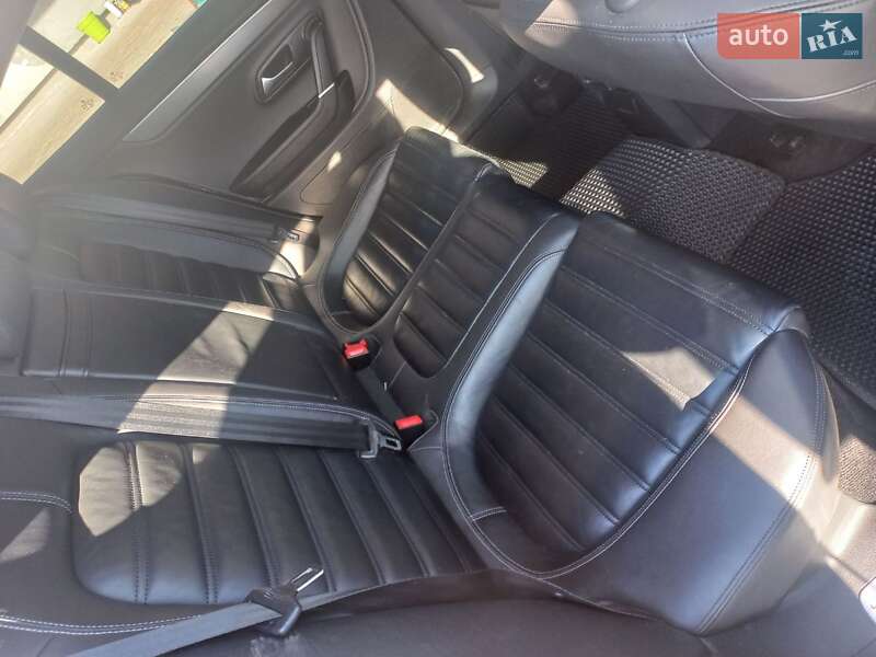 Купе Volkswagen CC / Passat CC 2014 в Киеве