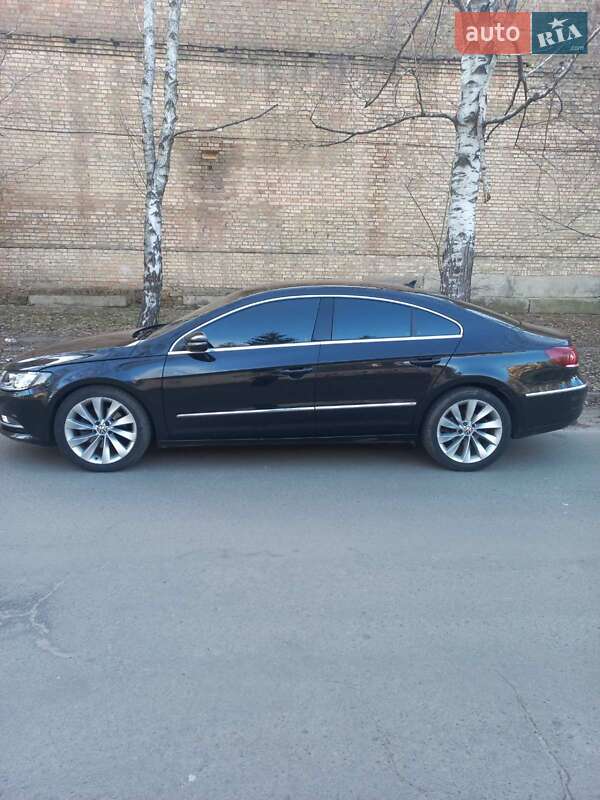 Купе Volkswagen CC / Passat CC 2014 в Киеве