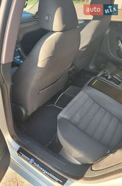 Купе Volkswagen CC / Passat CC 2009 в 