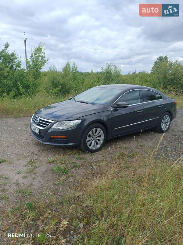 Купе Volkswagen CC / Passat CC 2011 в 