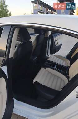 Купе Volkswagen CC / Passat CC 2011 в 
