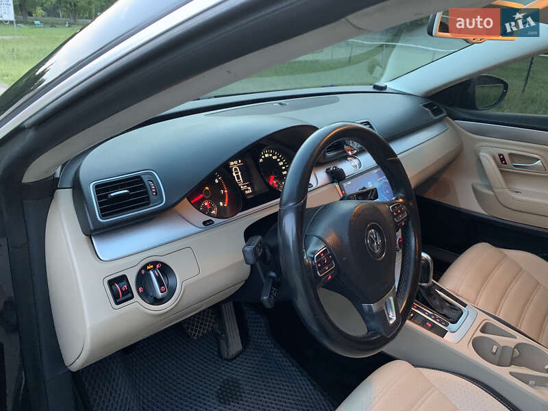 Купе Volkswagen CC / Passat CC 2012 в Сумах