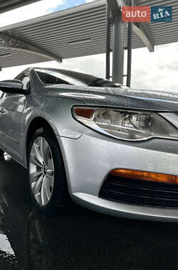 Купе Volkswagen CC / Passat CC 2011 в 