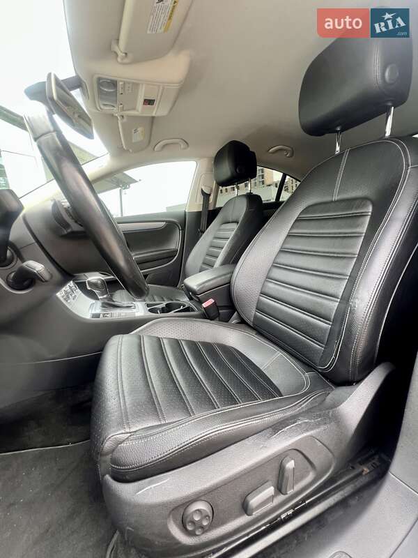 Купе Volkswagen CC / Passat CC 2015 в Києві